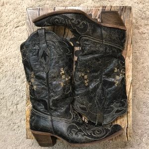 Corral boots